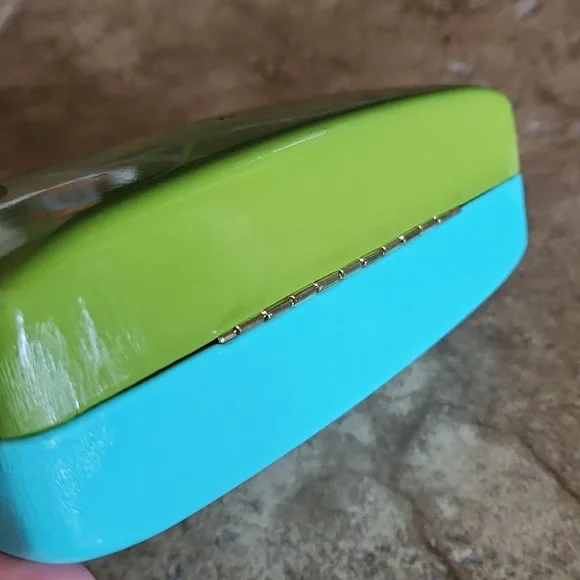 Kate Spade Vibrant Green and Blue Eye Glass Box - Picture 4 of 10